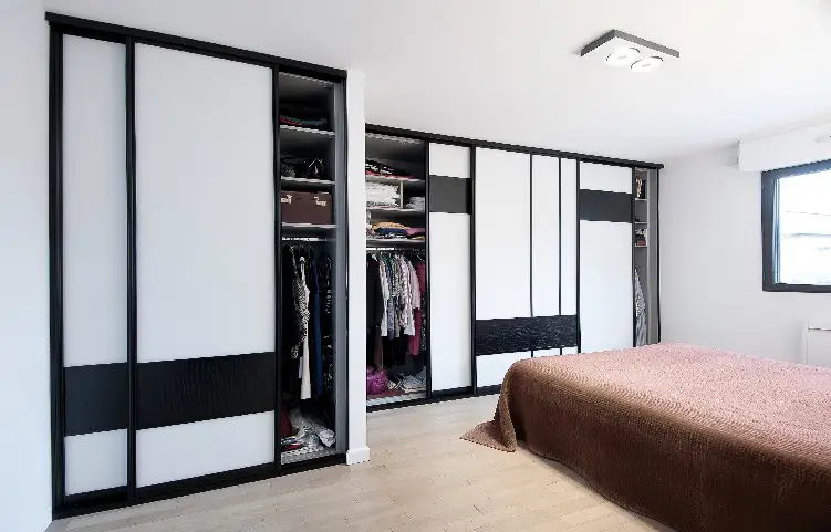 Dressing noir et blanc élégant chambre à Lille
